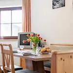 Schweizerhof Malve