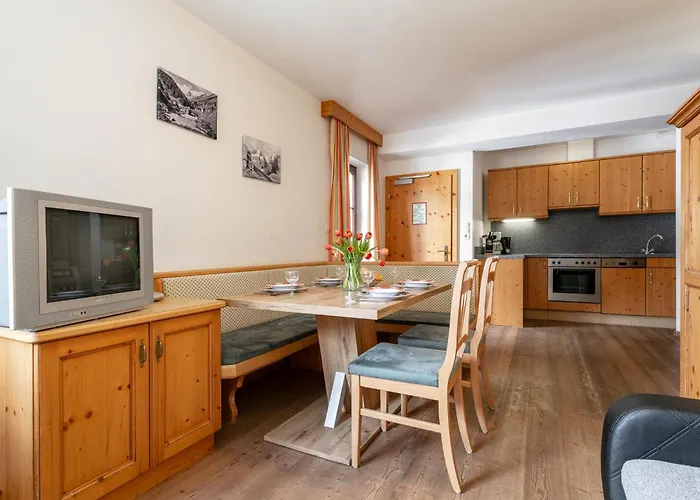 Schweizerhof Malve Apartman Huben