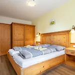 Schweizerhof Malve Apartamento *